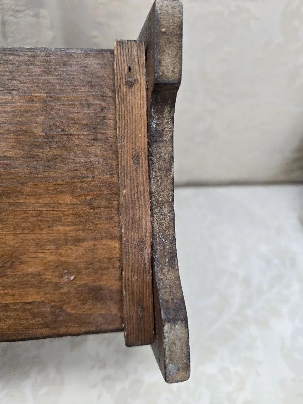 Vintage Spindle Magazine Rack Holder Rustic Americana Primitive Arts and Crafts